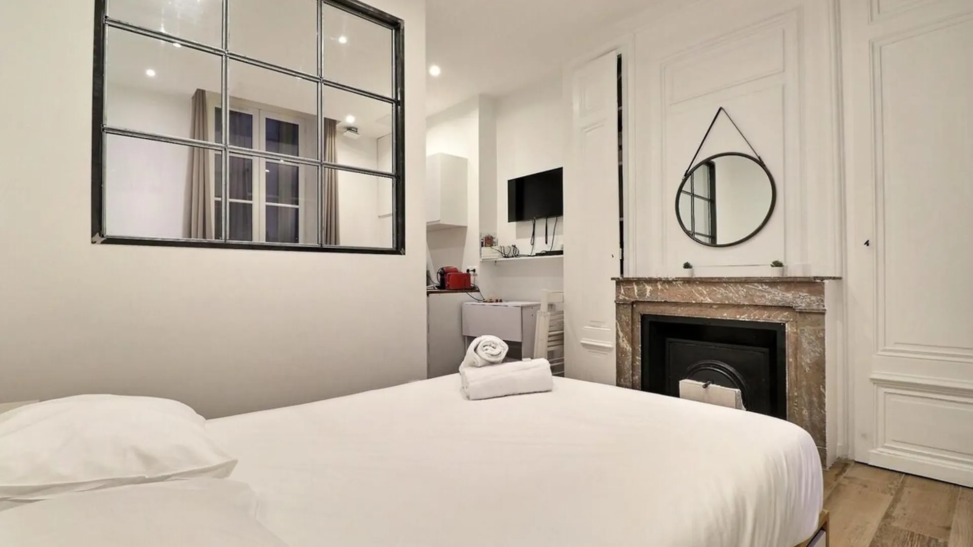 Apartment Le Petit Conde - Fully Equipped Studio - Lyon 2Nd